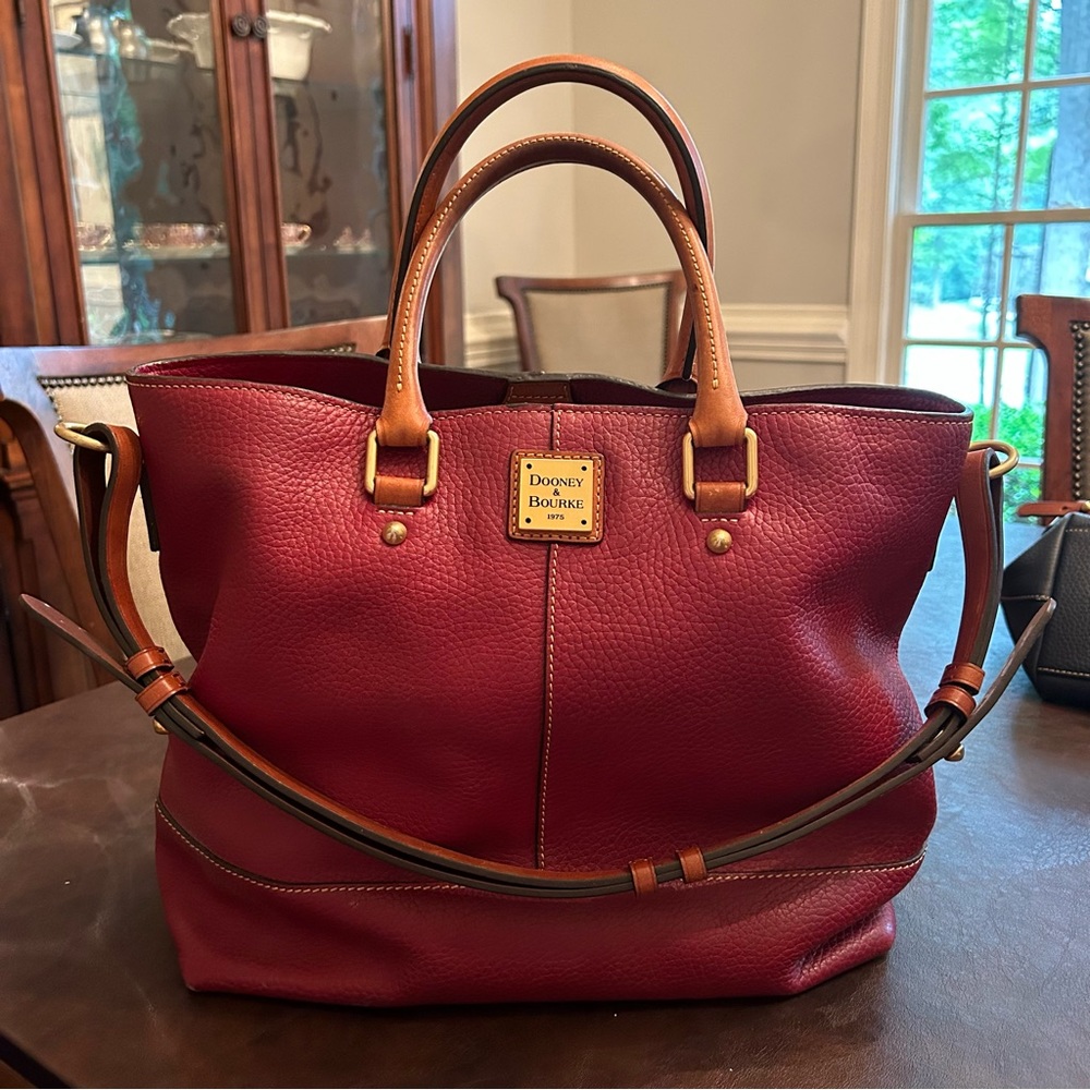 Dooney & Bourke Dillen Chelsea Bag